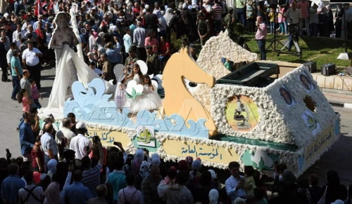 حلب .. كرنفال استعراضي للعربات المشاركة في مهرجان القطن