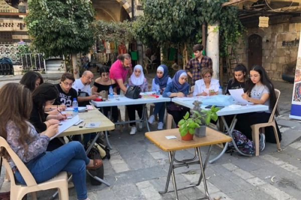 تقيم وزارة السياحة ورشة عمل خاصة بالفن التشكيلي ضمن مشروع الحاضنة التراثية