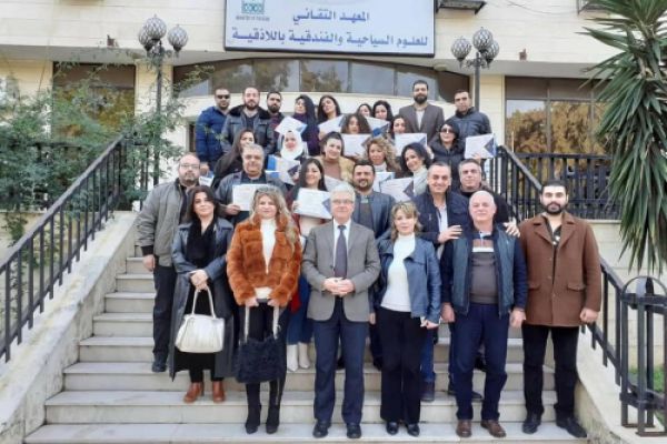 بمشاركة 33 متدرب اختتام دورتي إدارة مكاتب سياحة وسفر وقطع تذاكر طيران